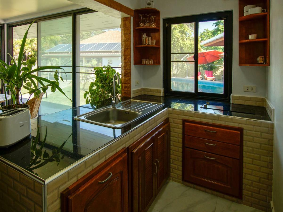 Tina'S Living Paradise - Guesthouses With Private Pool Ban Phe Ngoại thất bức ảnh