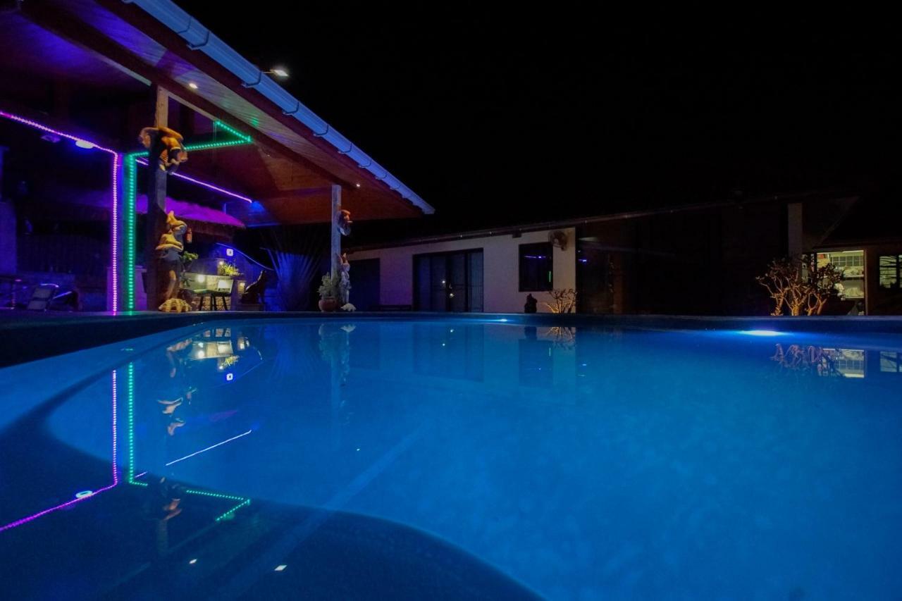 Tina'S Living Paradise - Guesthouses With Private Pool Ban Phe Ngoại thất bức ảnh